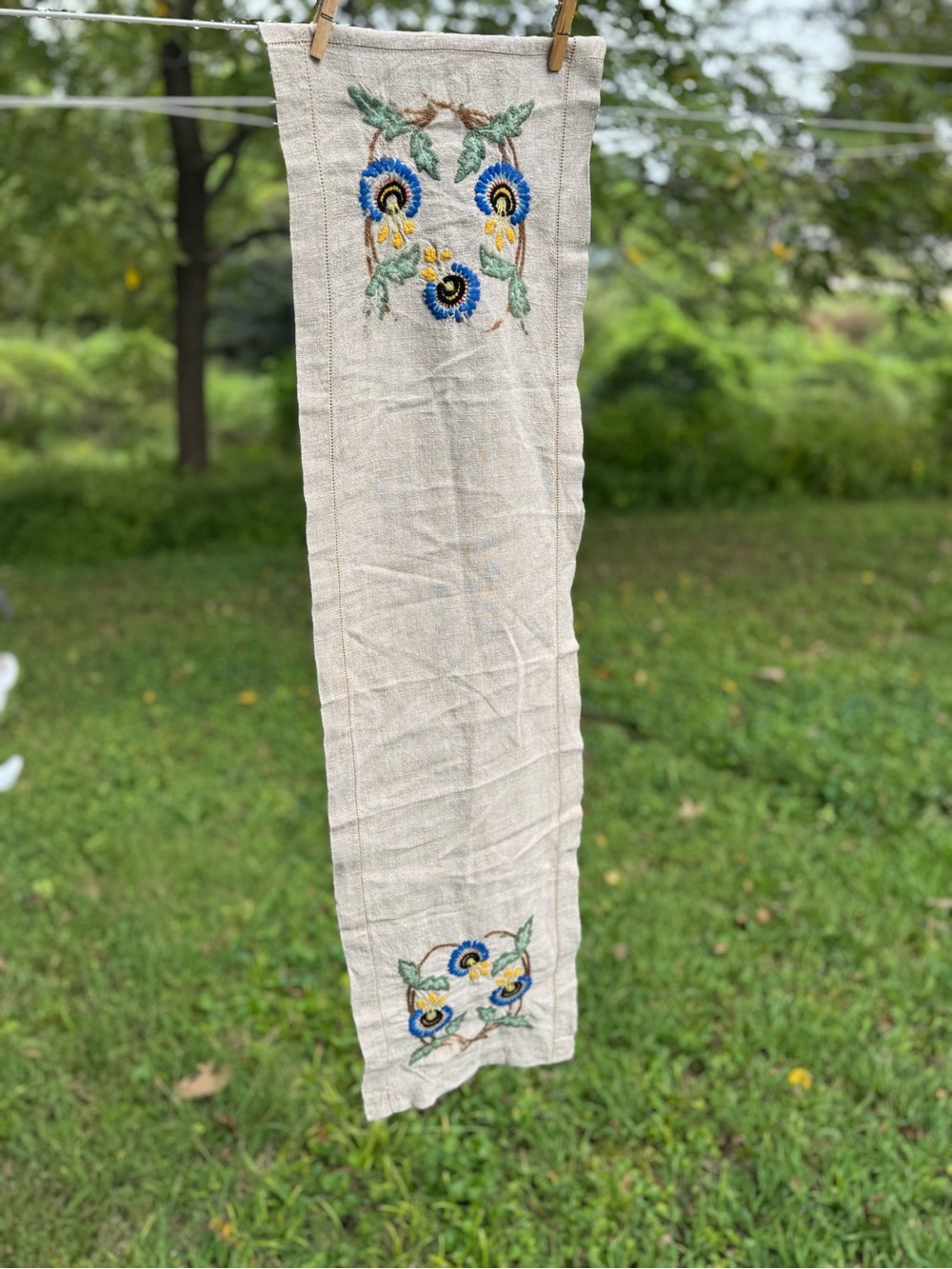 Vintage crewel embroidered floral table runner